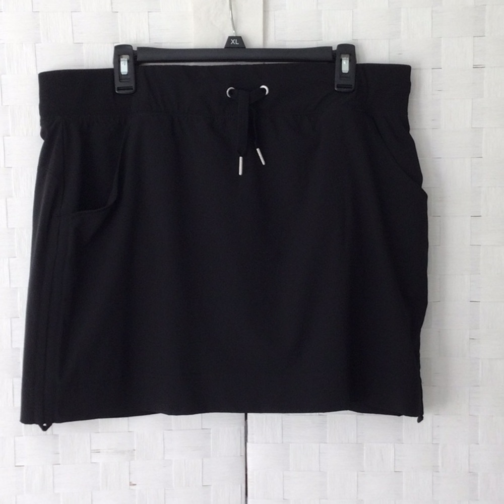 Calvin Klein Performance shorts & skirt in one size XL color black washable #636